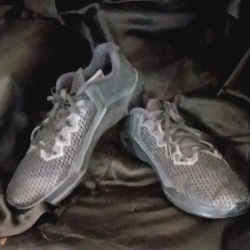 Men's Black Athletic Shoes